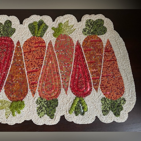Beaded carrot table runner - Picture 5 of 14